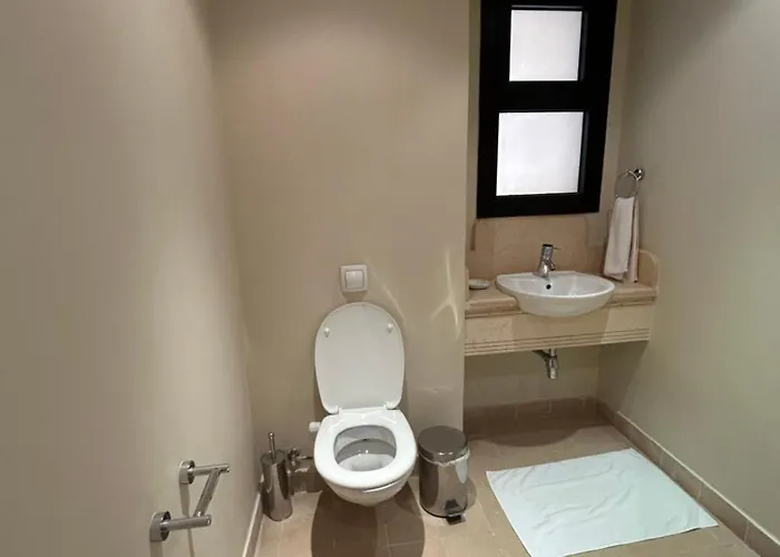 Marina Bliss-seaside Retreat Apartment